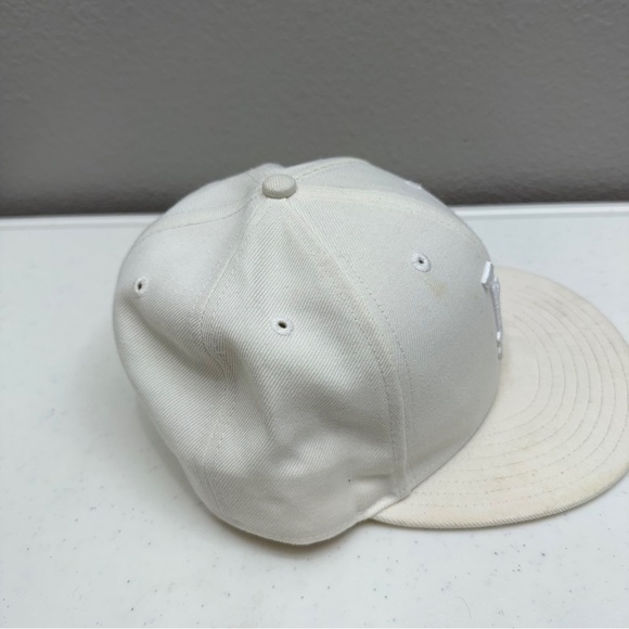 New Era LA Dodgers MLB Hat Cap All White 7 1/4 - Picture 4 of 9